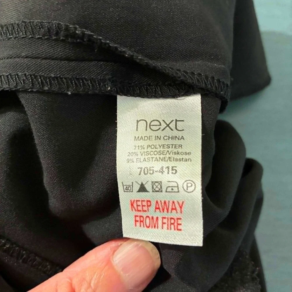 Next Bermuda Shorts Womens 20 Black Cuffed Tailored Career Quiet Luxury 705-415